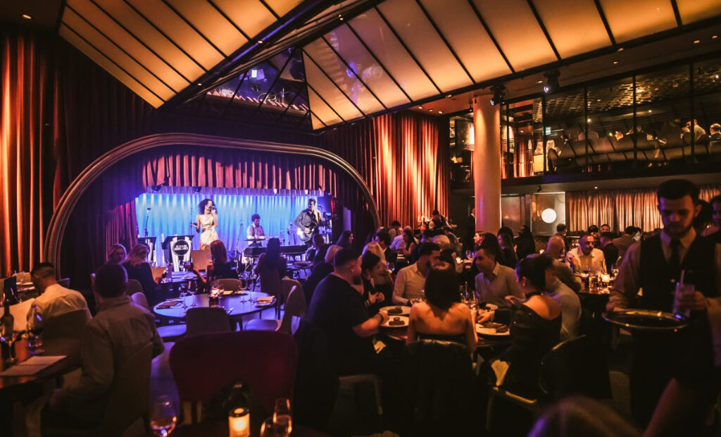 Enhancing Dining Experiences: The Role of Live Musical Entertainers in Restaurants